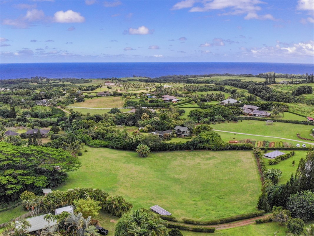 4327 Kapuna Road, Unit 2 Kilauea, HI 96754 - Photo 4 of 30 a view of an outdoor space and a lake view
