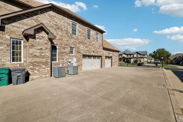 $1,250,000 | 152 Copperstone Drive, Clarksville, TN 37043