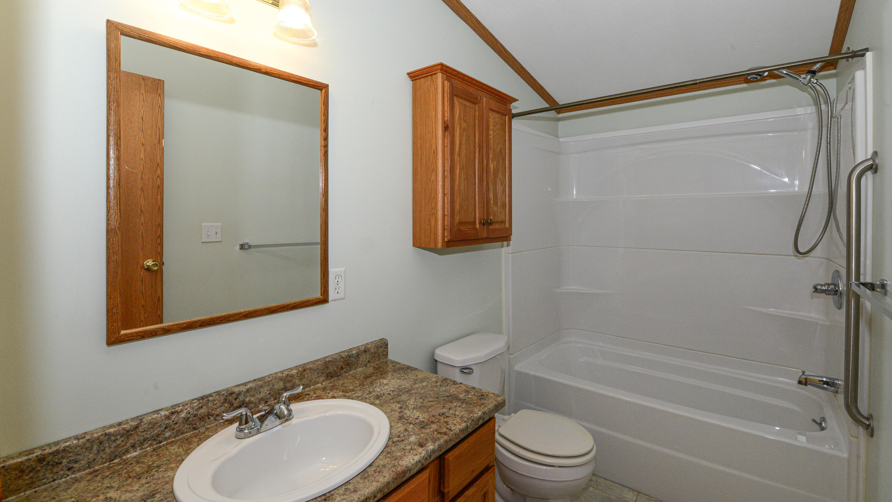53 Plains Road Oxford, ME 04270 - Photo 15 of 39 Second Bath