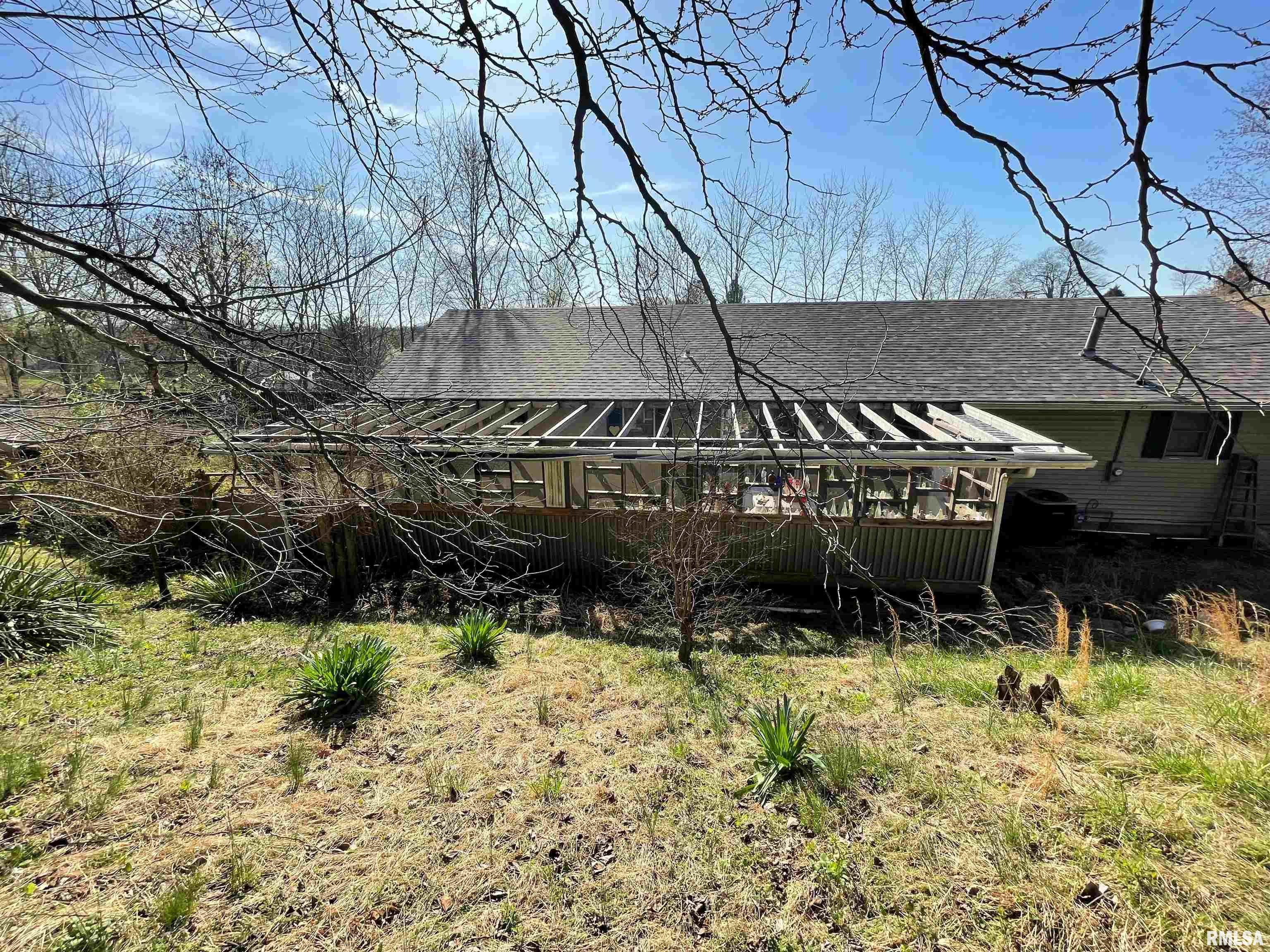 385 East Fords Ferry Road Cave In Rock, IL 62919 - Photo 6 of 32