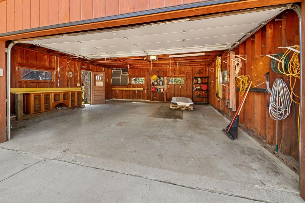 327 Krattley Lane Hudson, WI 54016 - Photo 9 of 38