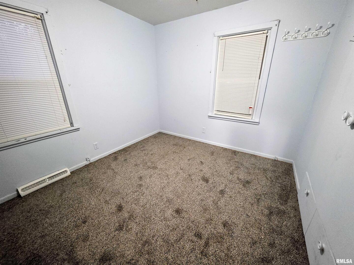 1037 East 3rd Street Flora, IL 62839 - Photo 29 of 47