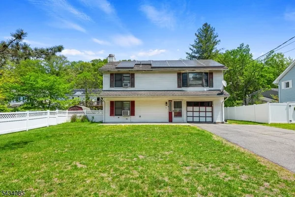 $420,000 | 11 Tobyhanna Trail, Hopatcong, NJ 07843