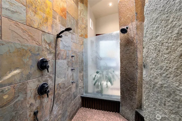 $2,100,000 | 4827 38th Street Northwest, Gig Harbor, WA 98335