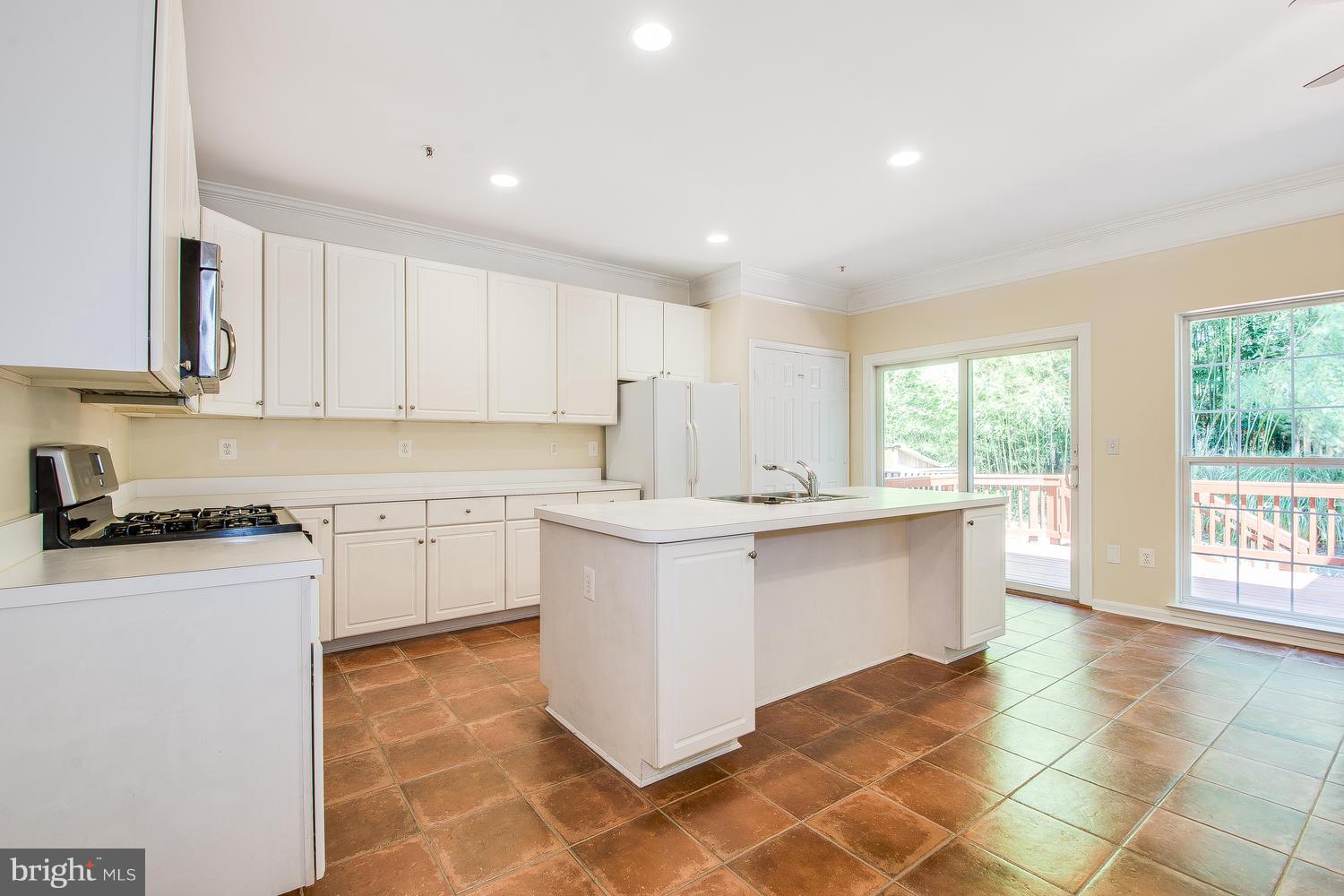 15116 Snow Mass Court Silver Spring, MD 20906 - Photo 4 of 23 Kitchen