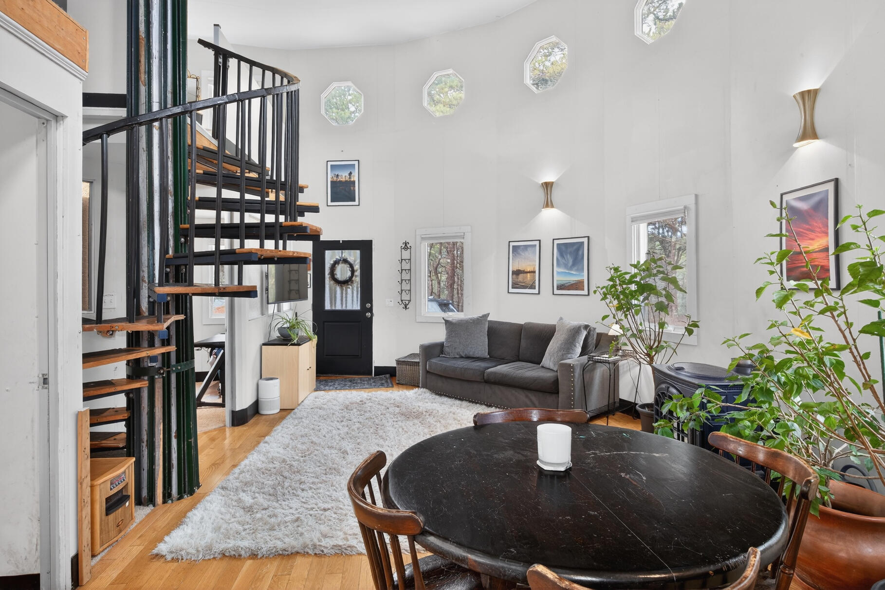 19 Old Bridge Road Truro, MA 02666 - Photo 9 of 27 a living room with furniture and a potted plant