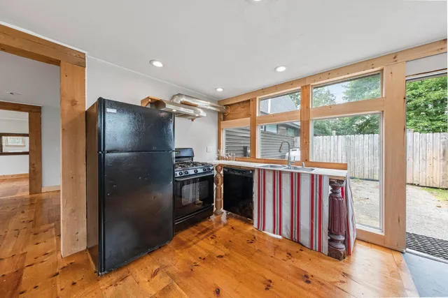 $485,000 | 312 Broadway, Rockland, ME 04841