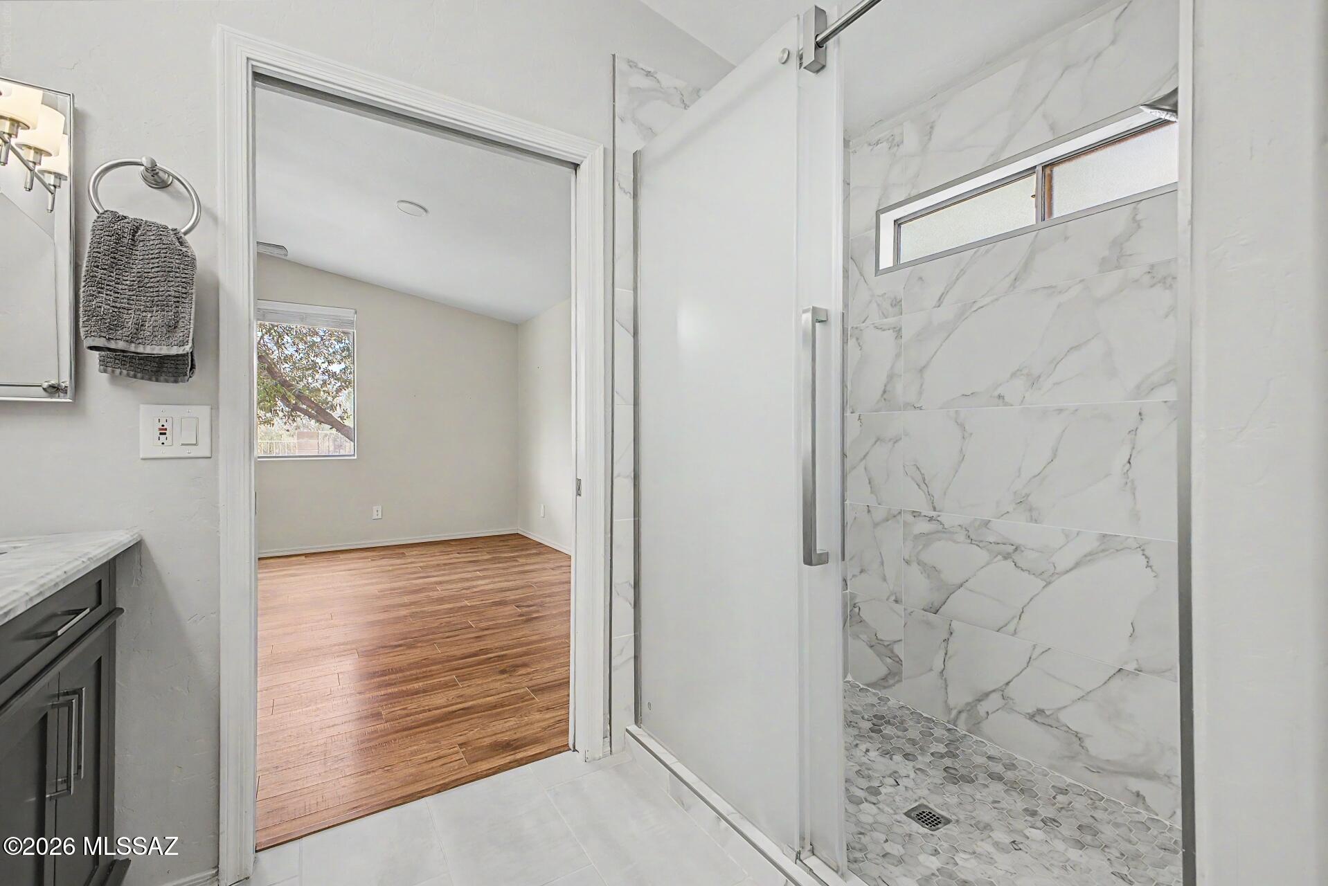 301 West Greys Road Tucson, AZ 85737 - Photo 14 of 34 On-Suite Bath