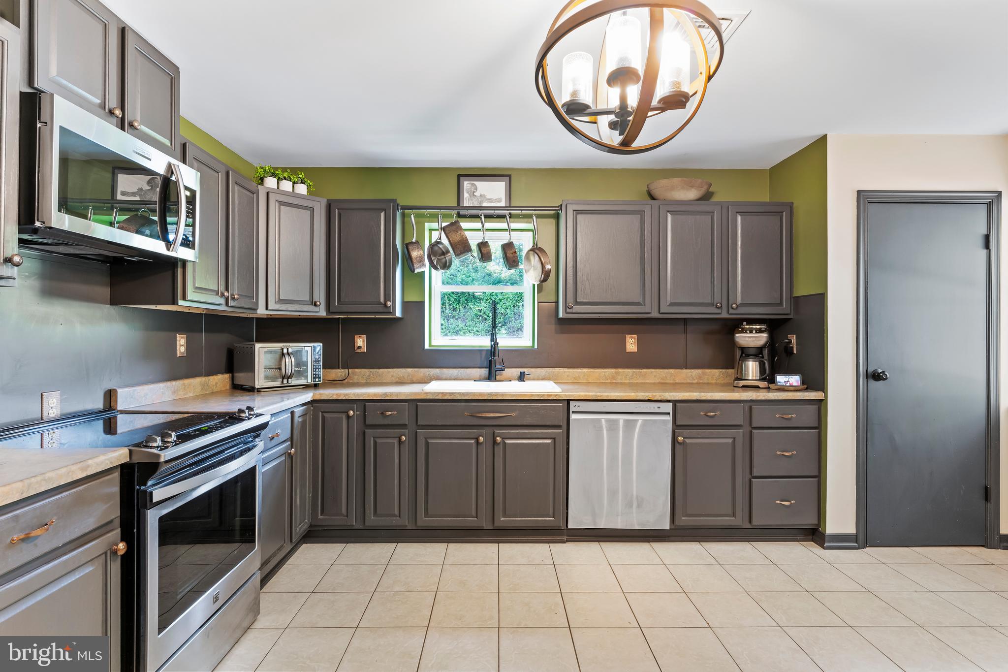 69 Pine Hill Road Enola, PA 17025 - Photo 5 of 29