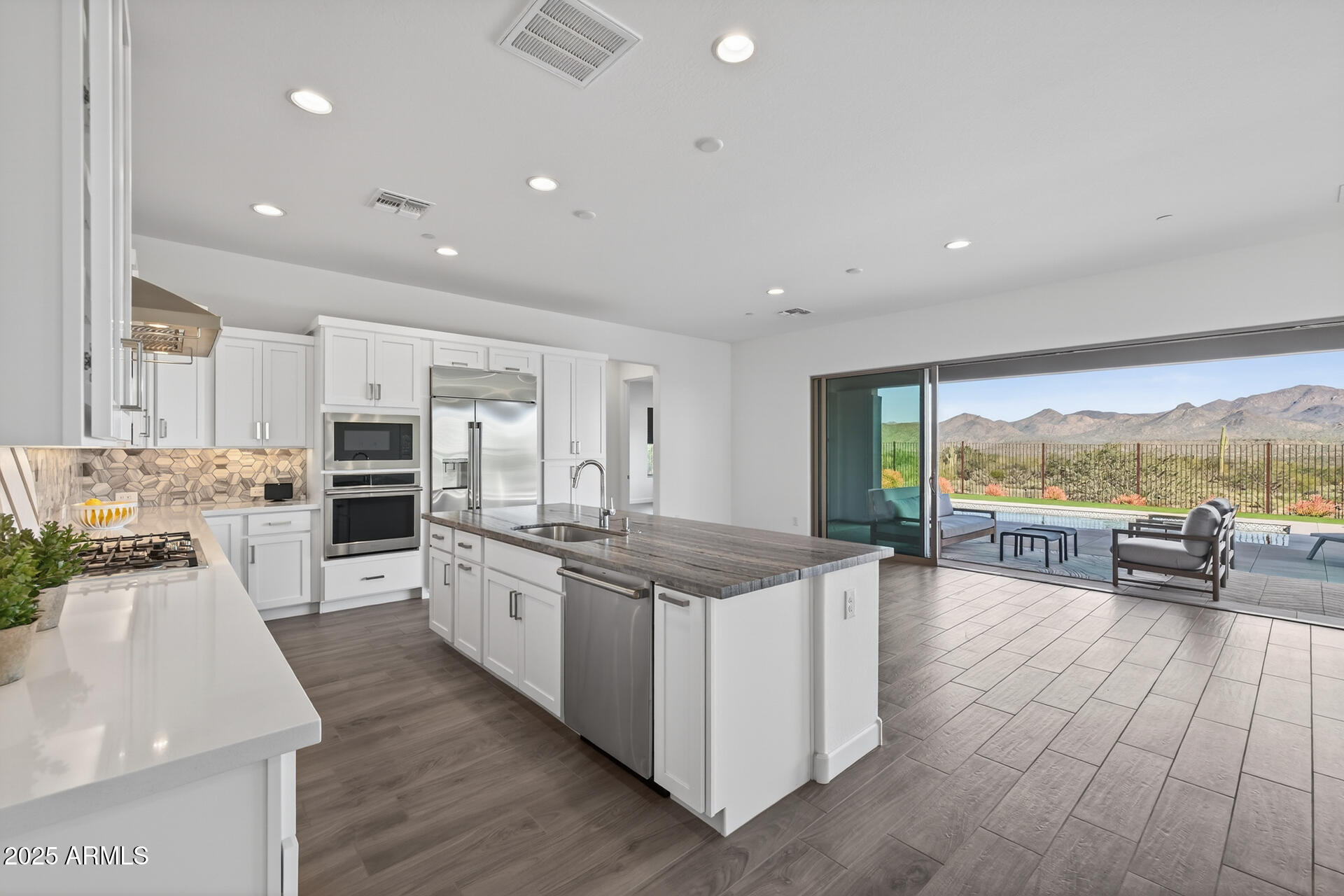 28911 North Agua Verde Drive Rio Verde, AZ 85263 - Photo 8 of 20 18) KITCHEN