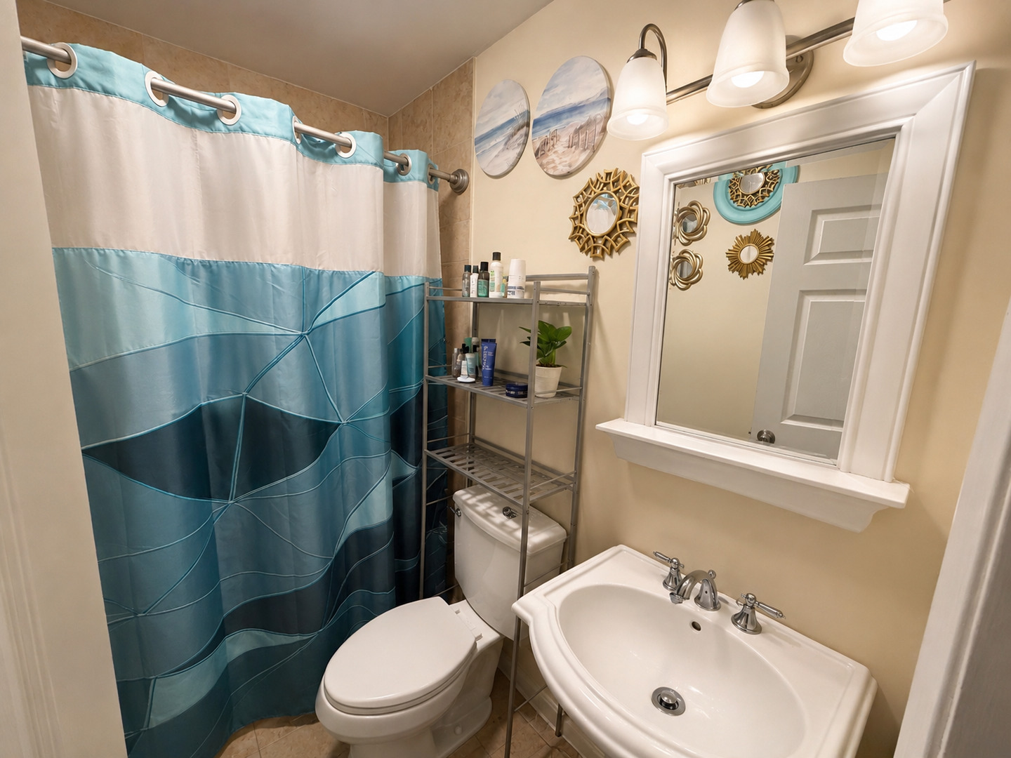 925 West Addison Street, Unit 2C Chicago, IL 60613 - Photo 4 of 7 Gallery Image 4