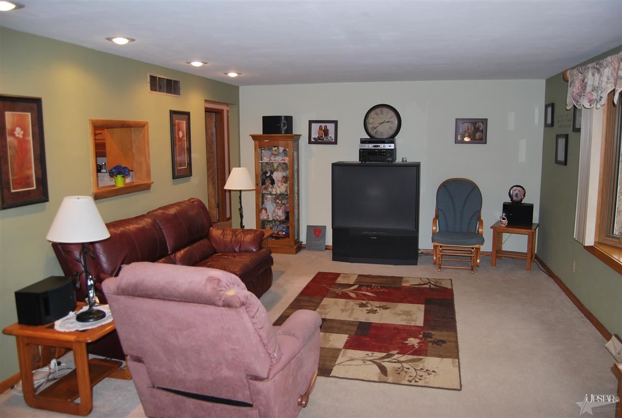 7515 Amber Road Fort Wayne, IN 46814 - Photo 2 of 18 Gallery Image 2