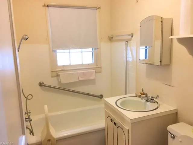 $900 | 709 Wright Street, Reidsville, NC 27320