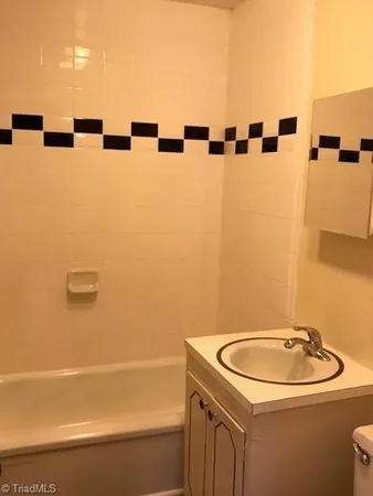 $900 | 709 Wright Street, Reidsville, NC 27320