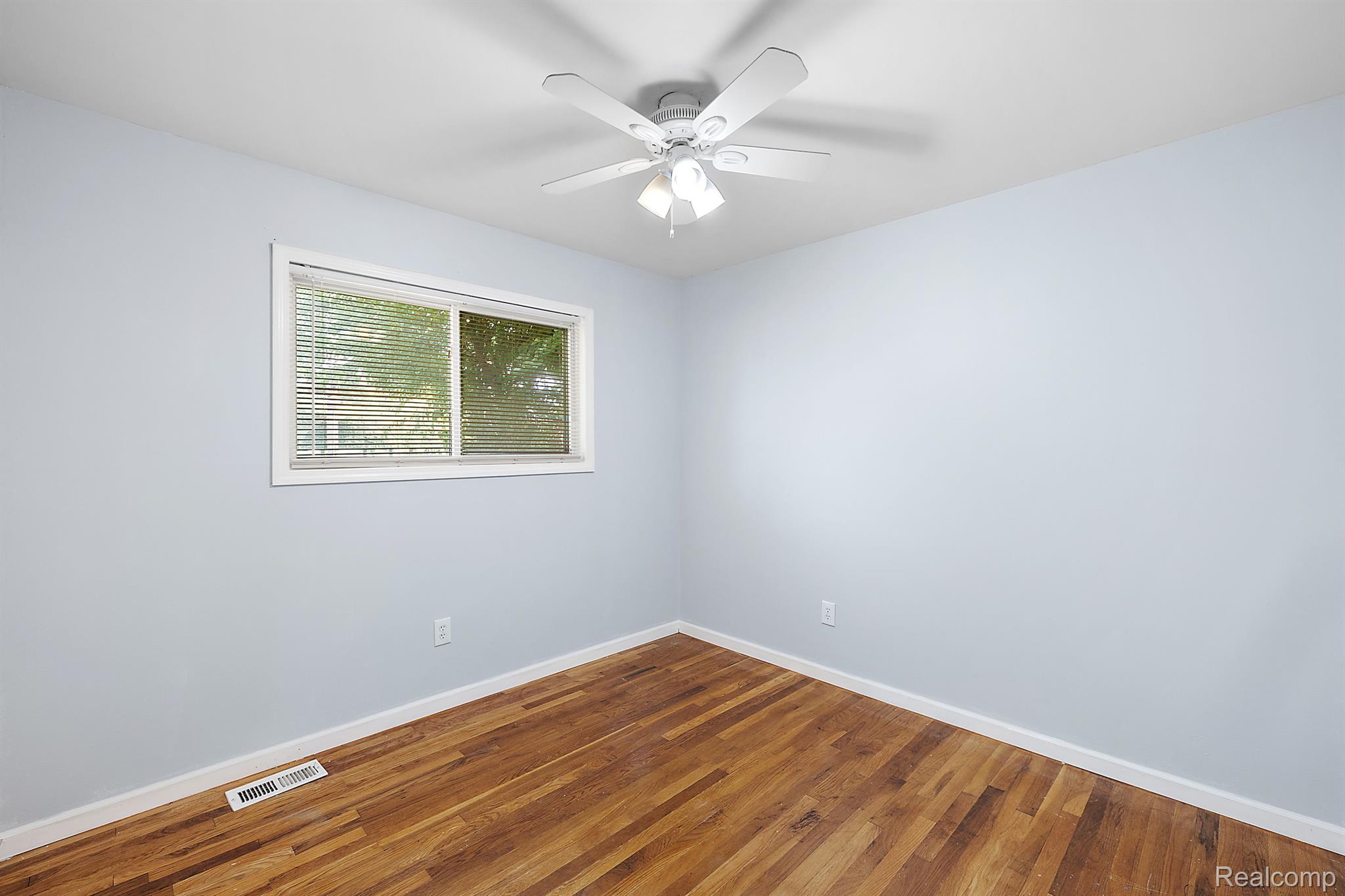 32001 Schoenherr Road Warren, MI 48088 - Photo 14 of 27 Gallery Image 14