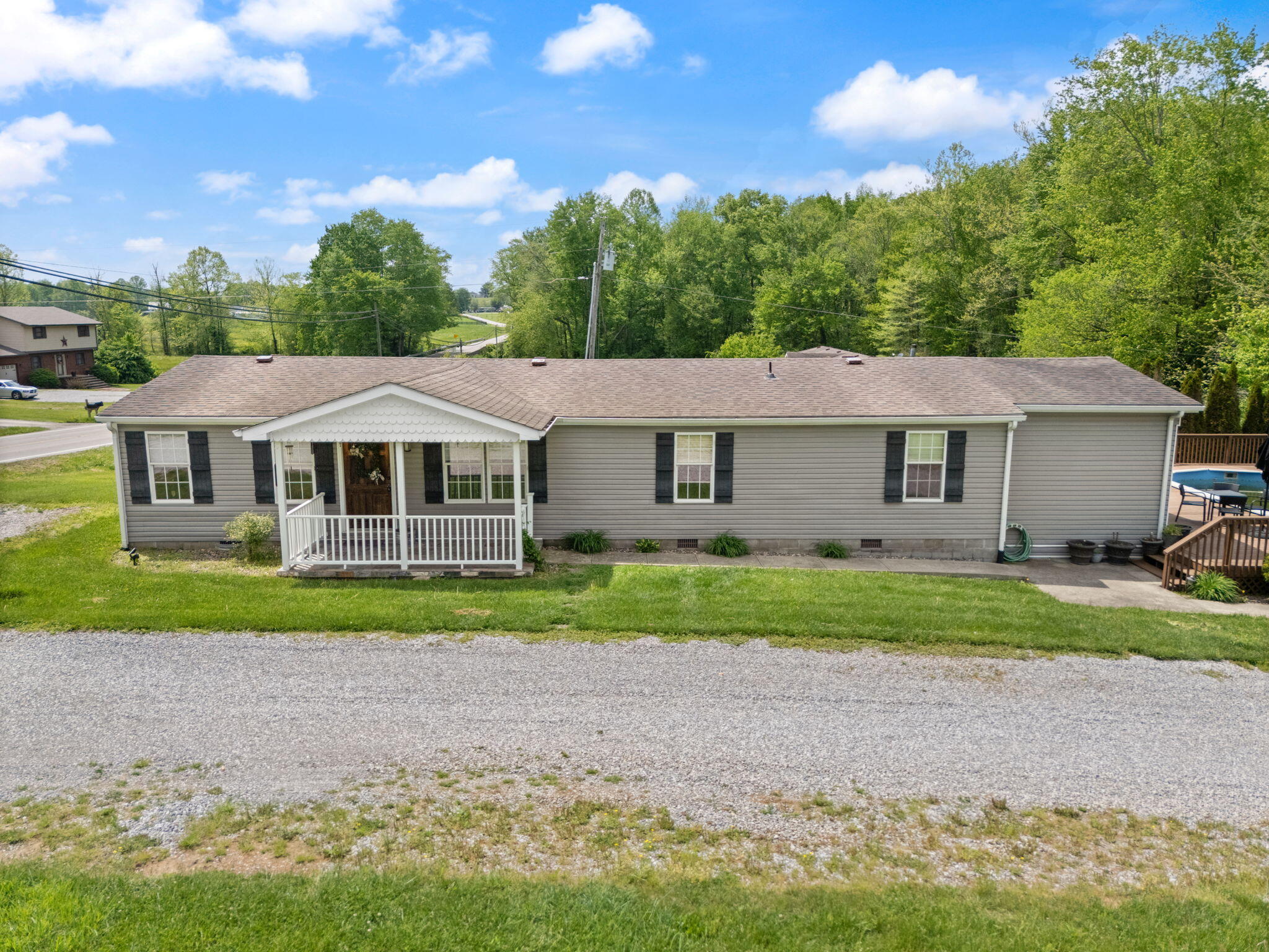 6800 East Laurel Road London, KY 40741 - Photo 46 of 71 47-web-or-mls-DJI_20250430145504_0162_D