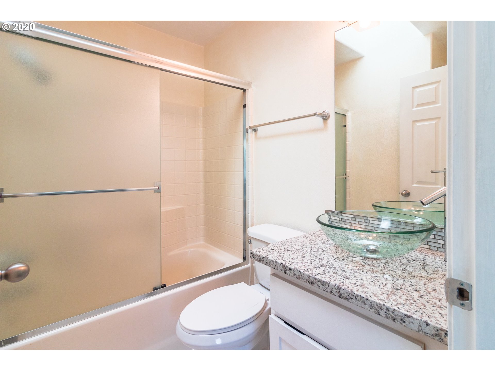 428 Northeast Roth Street Portland, OR 97211 - Photo 15 of 27 Gallery Image 15