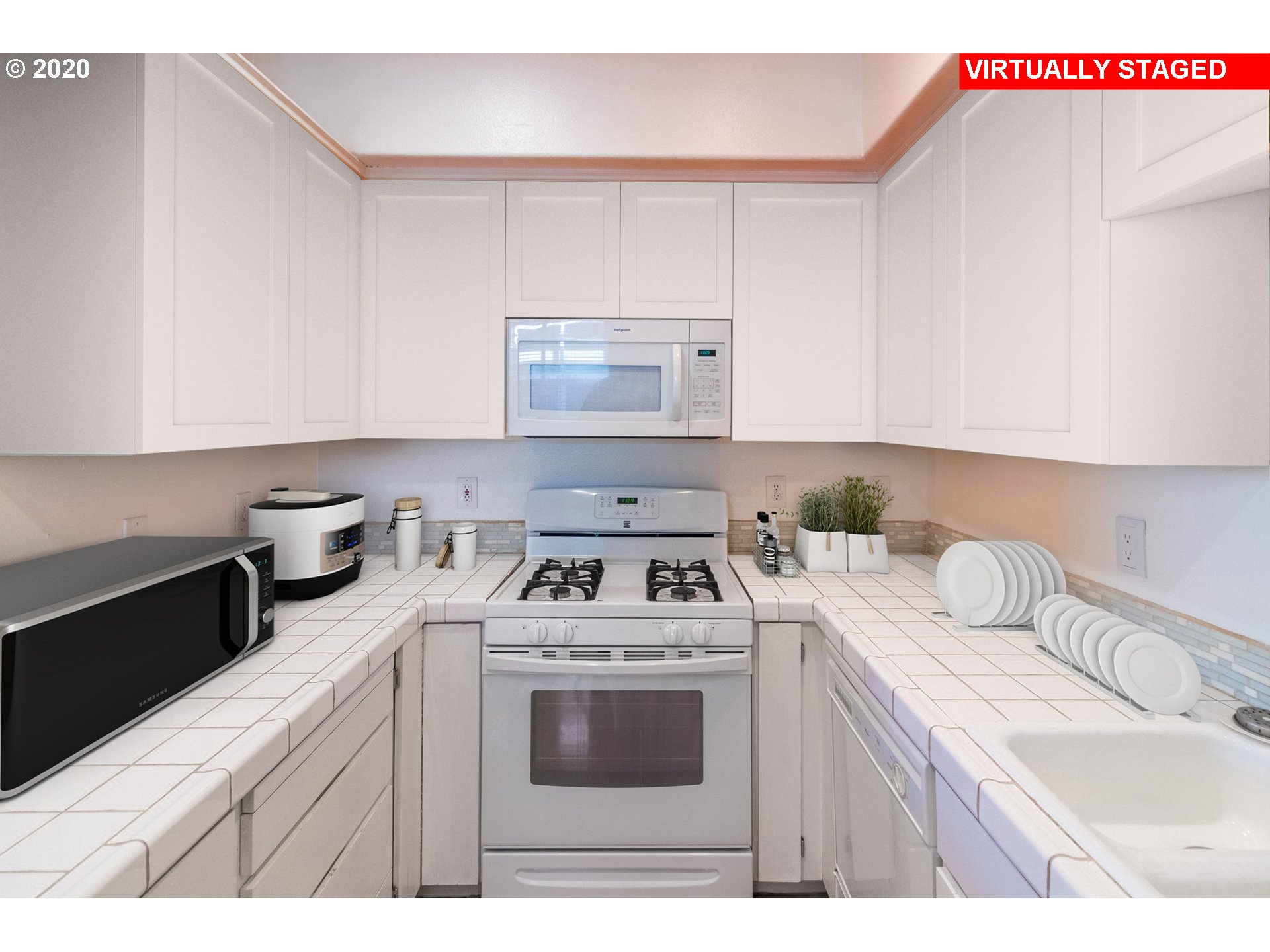 428 Northeast Roth Street Portland, OR 97211 - Photo 18 of 27 Gallery Image 18