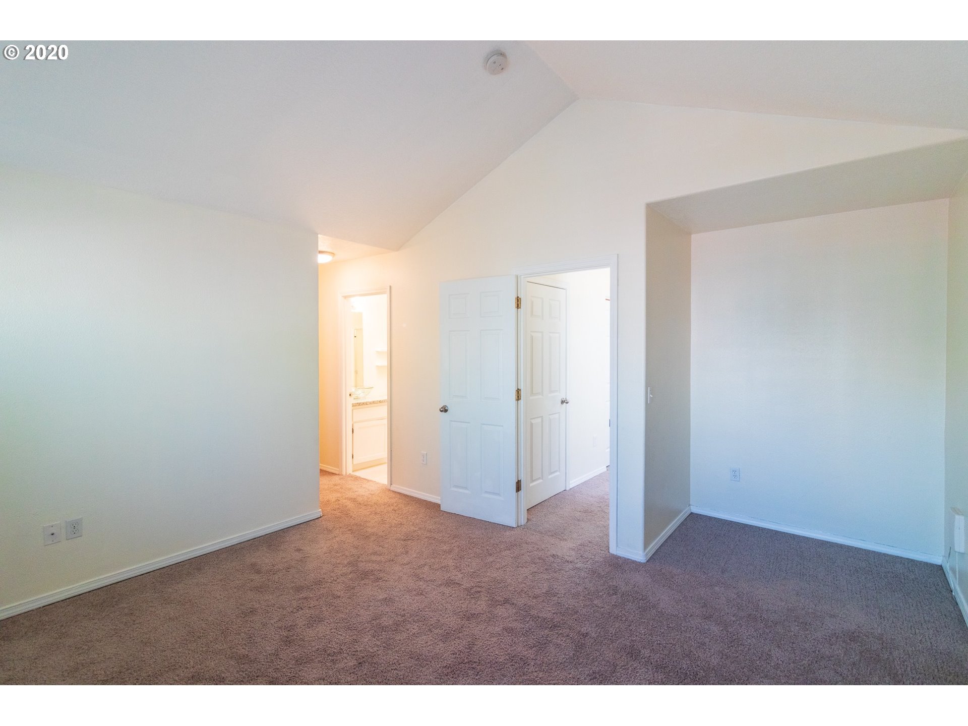 428 Northeast Roth Street Portland, OR 97211 - Photo 10 of 27 Gallery Image 10