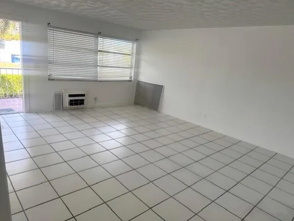 $1,975 | 4800 North Flagler Drive, Unit 3, West Palm Beach, FL 33407