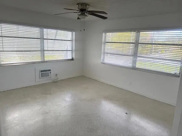 $1,975 | 4800 North Flagler Drive, Unit 3, West Palm Beach, FL 33407
