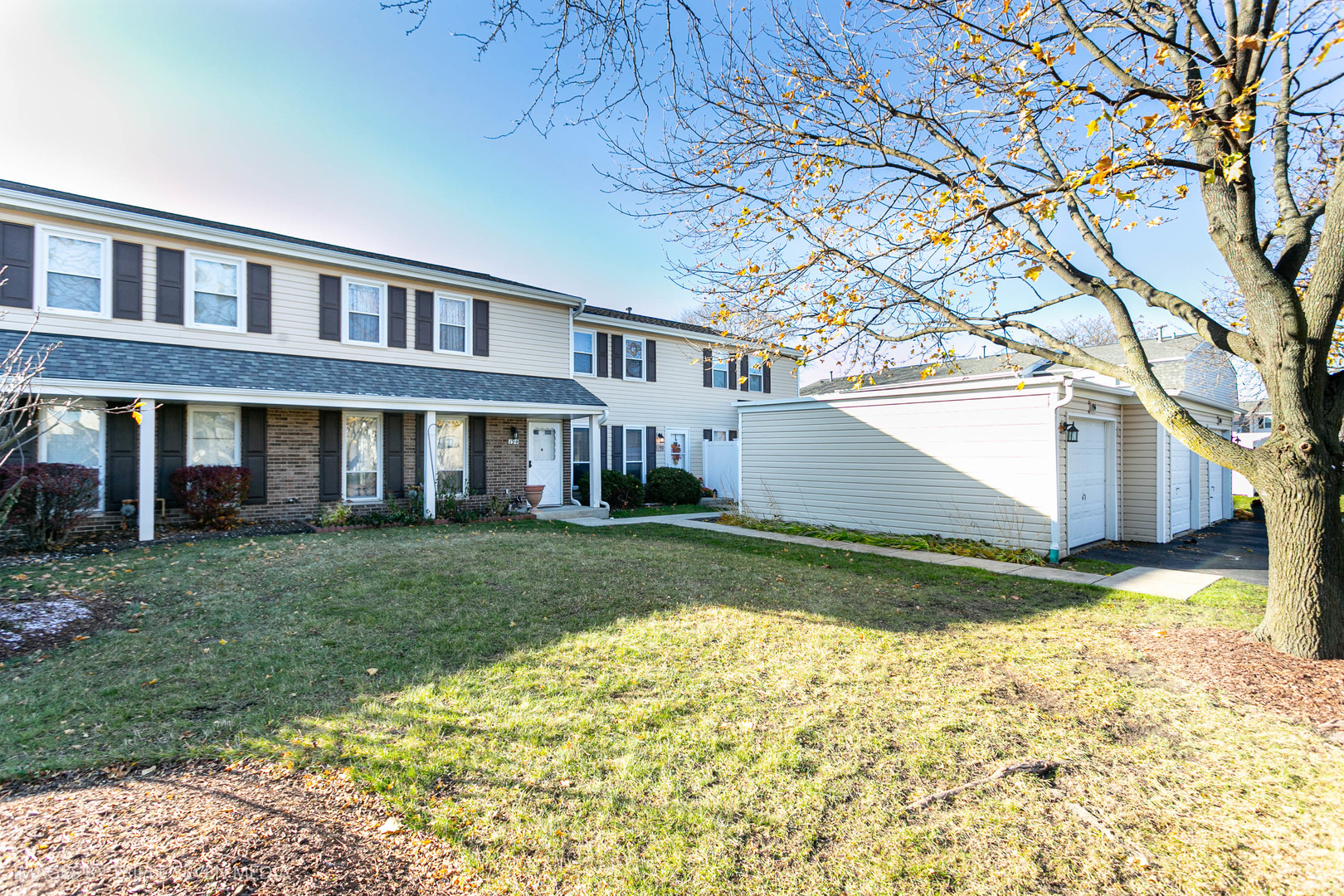 190 Rodenburg Road Roselle, IL 60172 - Photo 2 of 27