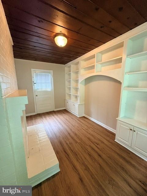 5909 Gloucester Avenue Springfield, VA 22150 - Photo 3 of 20