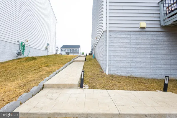 $3,950 | 16028 Eagle Roost Court, Woodbridge, VA 22191