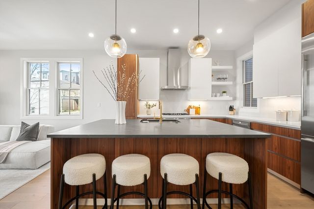 $1,690,000 | 407 East 7th Street, Unit 1, Boston, MA 02127