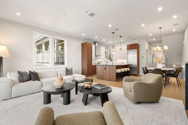 $1,690,000 | 407 East 7th Street, Unit 1, Boston, MA 02127