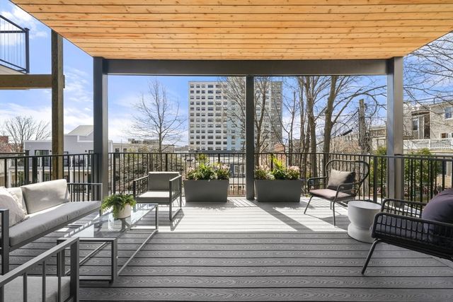$1,690,000 | 407 East 7th Street, Unit 1, Boston, MA 02127