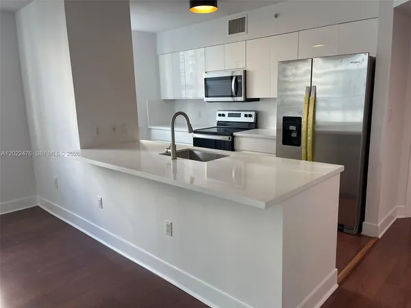 $900,000 | 1155 Brickell Bay Drive, Unit 1102, Miami, FL 33131