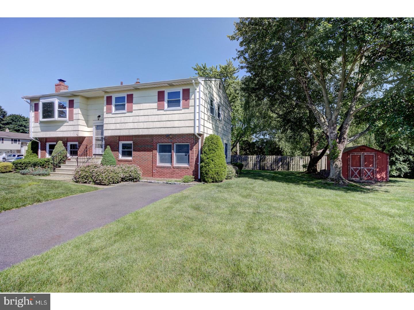 160 Hempstead Road Hamilton, NJ 08610 - Photo 2 of 23