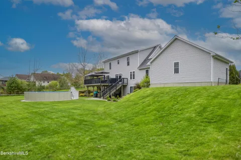 $575,000 | 14 County Court, Pittsfield, MA 01201