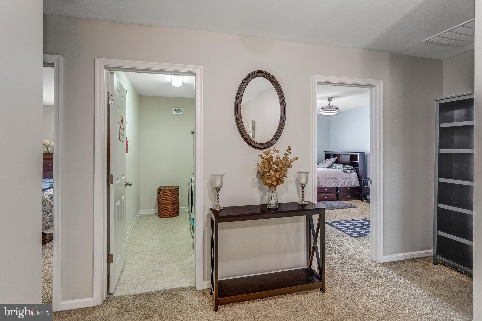 4287 Meyers Road Triangle, VA 22172 - Photo 27 of 51 a living room with mirror