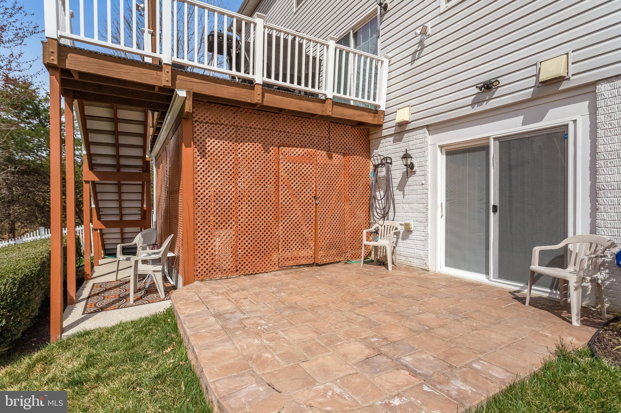 4287 Meyers Road Triangle, VA 22172 - Photo 50 of 51 a view of a chair with a small yard