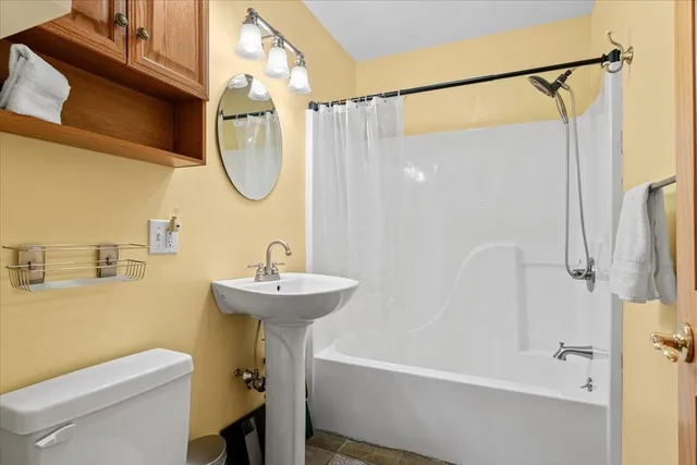 $695,000 | 1595 Healdville Road, Mount Holly, VT 05758