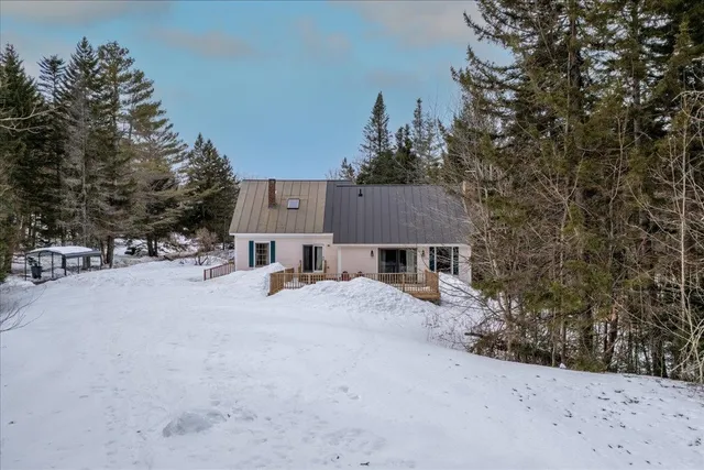 $695,000 | 1595 Healdville Road, Mount Holly, VT 05758