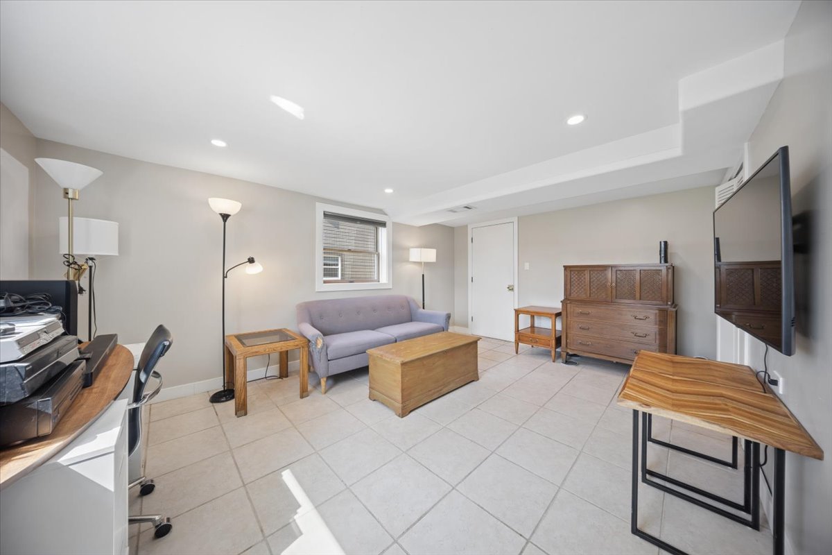 703 Westmere Road Des Plaines, IL 60016 - Photo 20 of 35