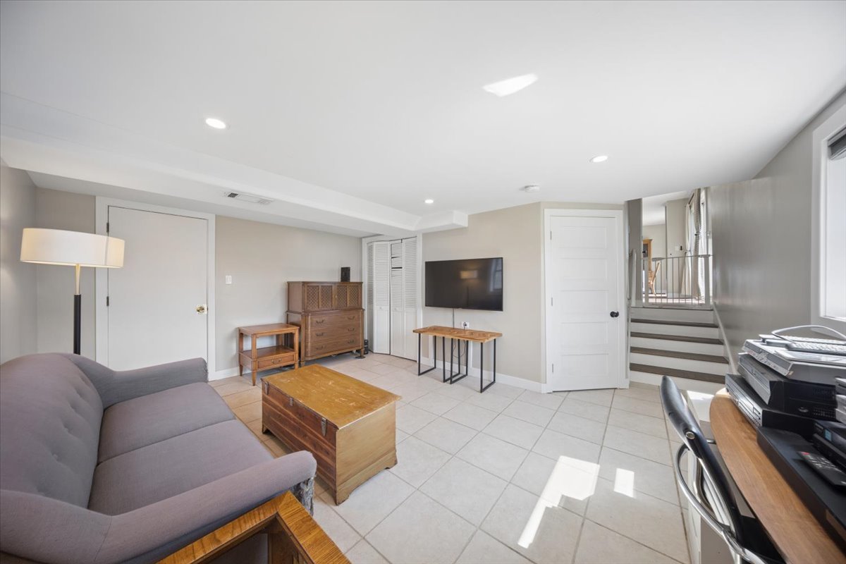 703 Westmere Road Des Plaines, IL 60016 - Photo 21 of 35