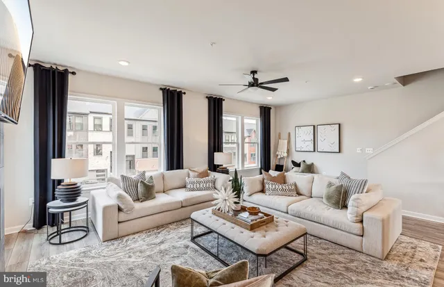 $864,400 | 42851 Robins Perch Terrace, Leesburg, VA 20176