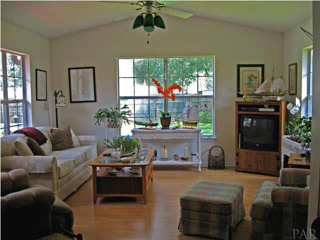 7444 Templeton Road Pensacola, FL 32506 - Photo 3 of 13 Gallery Image 3