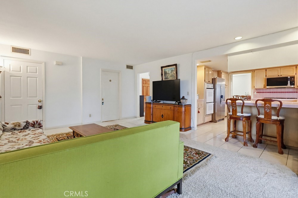 7114 Terrapin Way Tujunga, CA 91042 - Photo 26 of 68 Family room