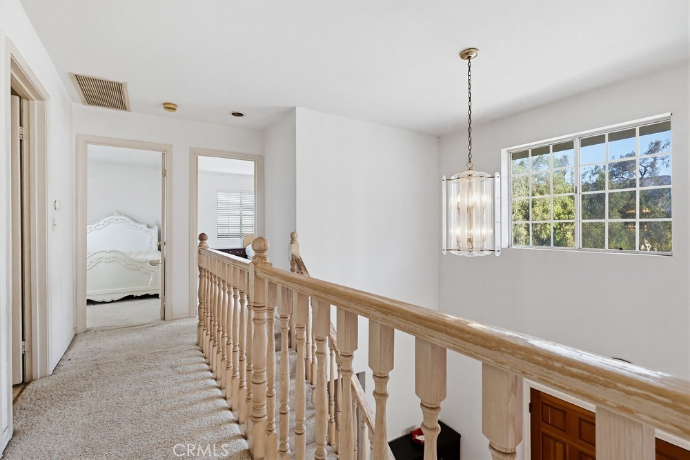 7114 Terrapin Way Tujunga, CA 91042 - Photo 47 of 68 Hallway view
