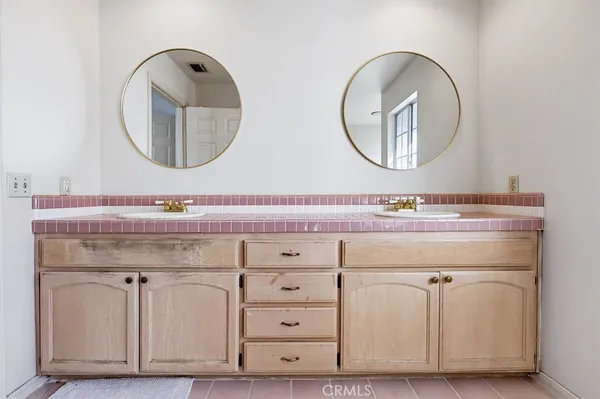 $1,089,000 | 7114 Terrapin Way, Tujunga, CA 91042