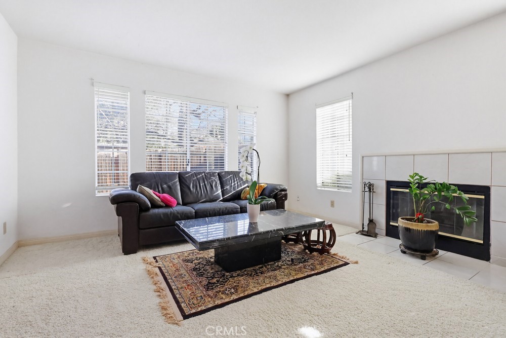 7114 Terrapin Way Tujunga, CA 91042 - Photo 6 of 68 Living room
