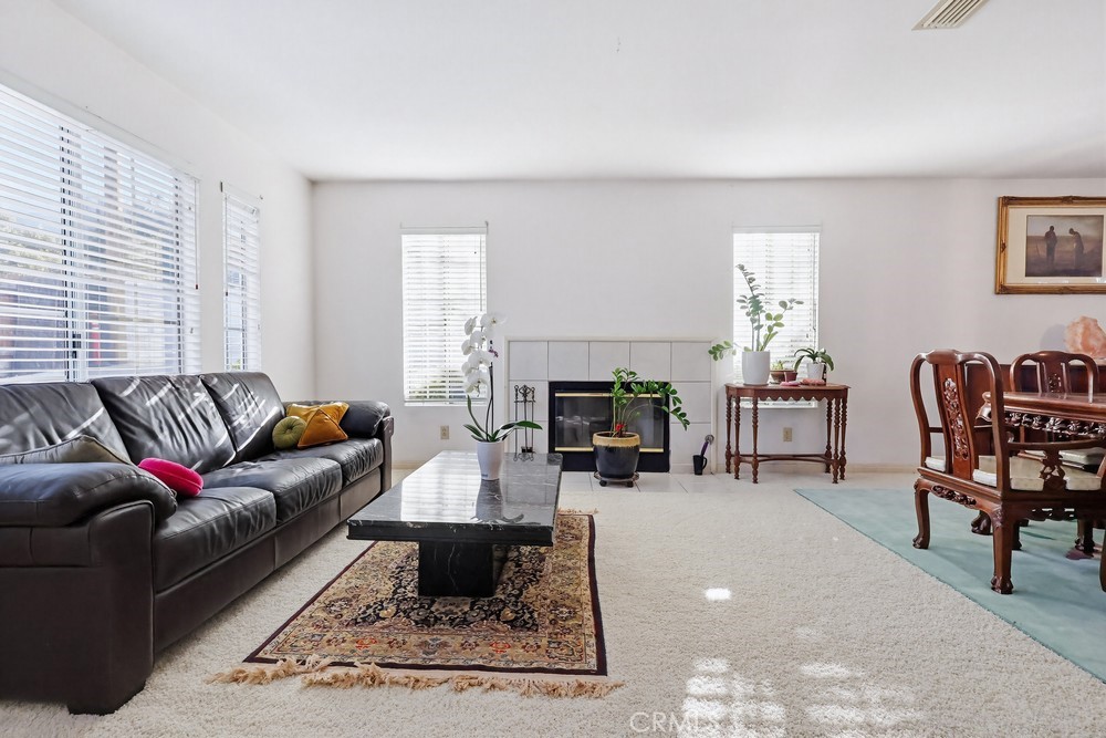 7114 Terrapin Way Tujunga, CA 91042 - Photo 10 of 68 LivingRoom
