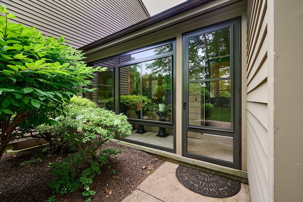 1 Ashley Circle Easthampton, MA 01027 - Photo 4 of 42