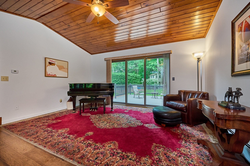 1 Ashley Circle Easthampton, MA 01027 - Photo 5 of 42