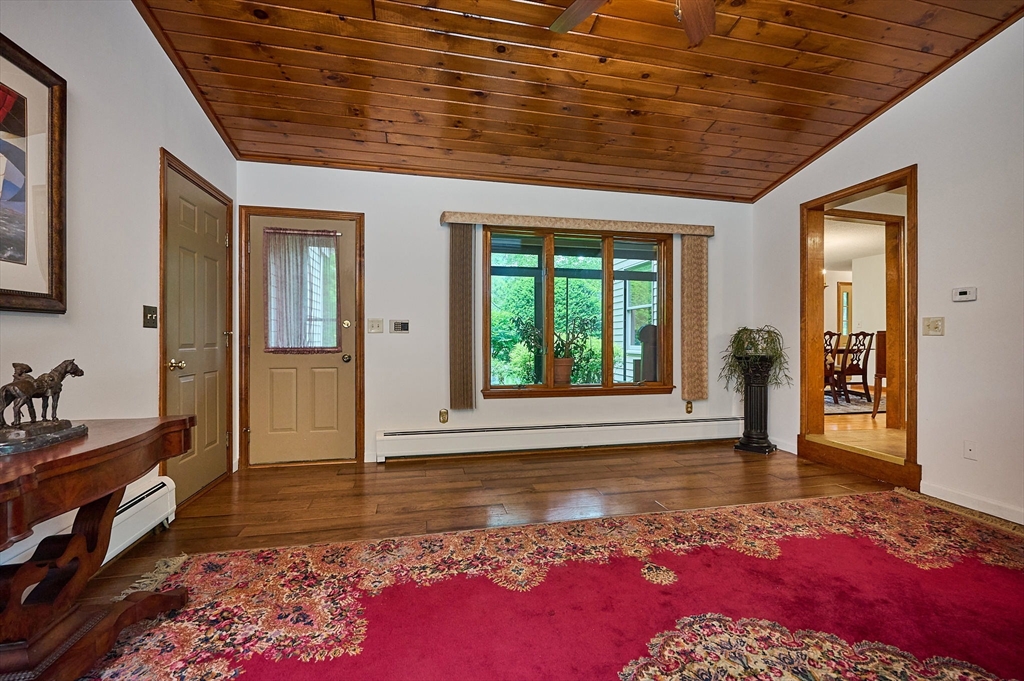 1 Ashley Circle Easthampton, MA 01027 - Photo 6 of 42